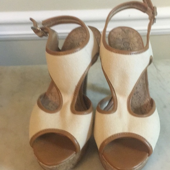 Adorable linen-look high heels - Picture 3 of 3